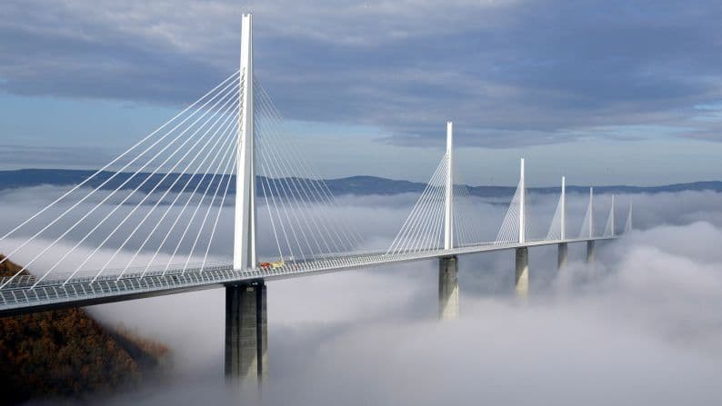 How the Greatest Bridges in History Were Built: From Design to Implementation